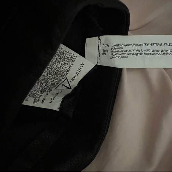 Premium snake skin faux leather mini skirt in black size small- Zara - Picture 7 of 7